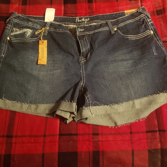 Brand new plus size amethyst jean shorts - Picture 1 of 3